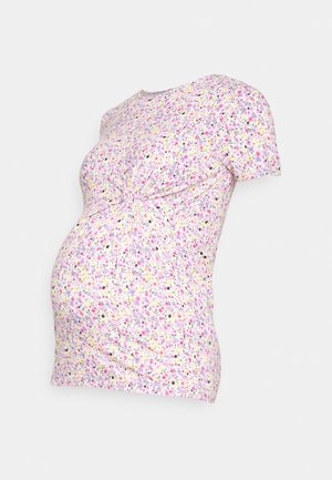 Umstands-T-Shirt mit kurzen Ärmeln, kleinem Blumenmuster in Pink, Gelb und Lila sowie gerafftem Vorderteil.