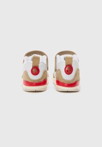 Jordan SPIZIKE UNISEX - Sportbačiai - white/fire red/desert camo/sail/light orewood brown