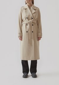 Modström SHAY - Gabardina - summer sand