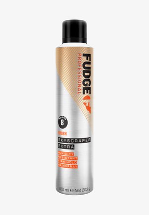 Silberne zylindrische Sprühdose mit schwarzem Deckel. Mit orangefarbenem und schwarzem Text, der "FUDGE PROFESSIONAL" und "SKYSCRAPER EXTRA" angibt, was auf Haarspray hindeutet.