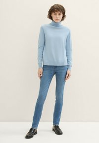 TOM TAILOR TTALEXA Slim - Karcsúsított farmerek - light stone bright blue denim