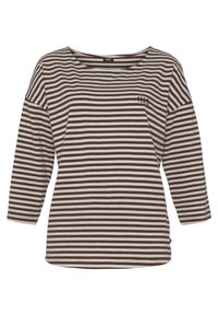 Top de manga larga a rayas en blanco y burdeos, con cuello redondo y corte relajado. Incluye un pequeño logo en el pecho. Material suave y liviano.