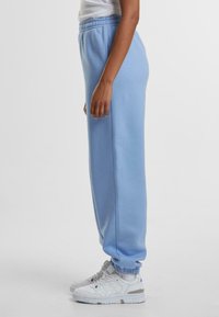 Urban Classics FLUFFY - Joggebukse - powderblue
