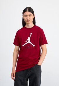 Jordan JUMPMAN FLIGHT TEE - T-shirts print - team red/white
