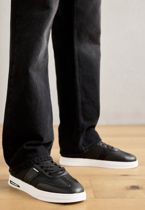 DERMOT - Zapatillas - black