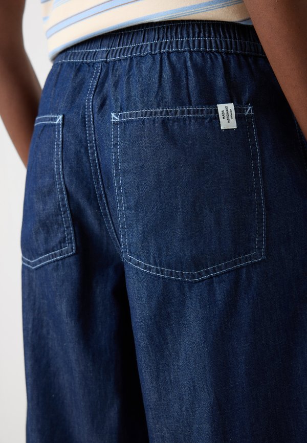 AIR SOTEM PANTS - Flared Jeans2