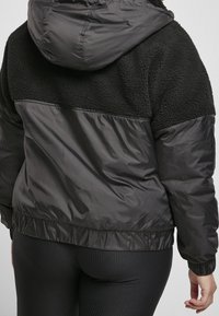 Urban Classics Vinterjacka - black