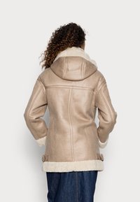 Marks & Spencer Vinterjakker - beige