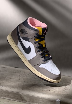High-top trainers - grey