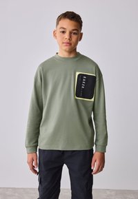 Baker by Ted Baker POCKET - Top s dlhým rukávom - green