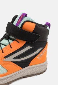 Viking CENTURY MID UNISEX - Sapatilhas de cano alto - black/orange