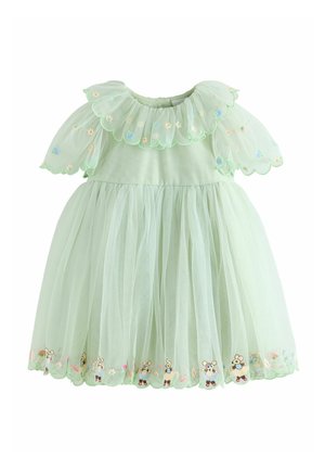 Lysegrøn børne kjole med gennemsigtige pufærmer, flæset krave og broderede mus og blomster langs kanten og ærmerne.