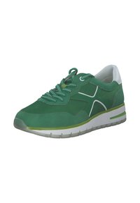 Grüne Sneakers mit glattem Wildleder-Finish, weißen Akzenten, strukturierten Schnürsenkeln und einer gepolsterten Sohle. Abgerundete Zehenform und gepolstertes Schaftdesign.
