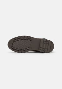 Thumbnail Image 5