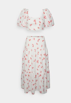 LUNA - Maxi skirt - white/red