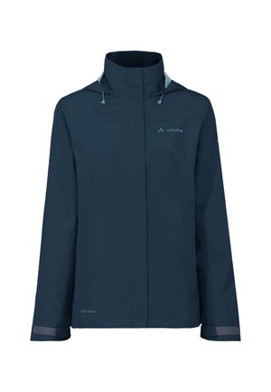 Marineblaue wasserdichte Jacke mit hohem Kragen, verstellbarem Kapuze und reflektierenden Akzenten. Hergestellt aus leichtem Material, mit seitlichen Taschen.