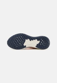Nike Performance REVOLUTION 7 - Chaussures de running sur route - lîght iron ore/total orange/thunder blue/sail