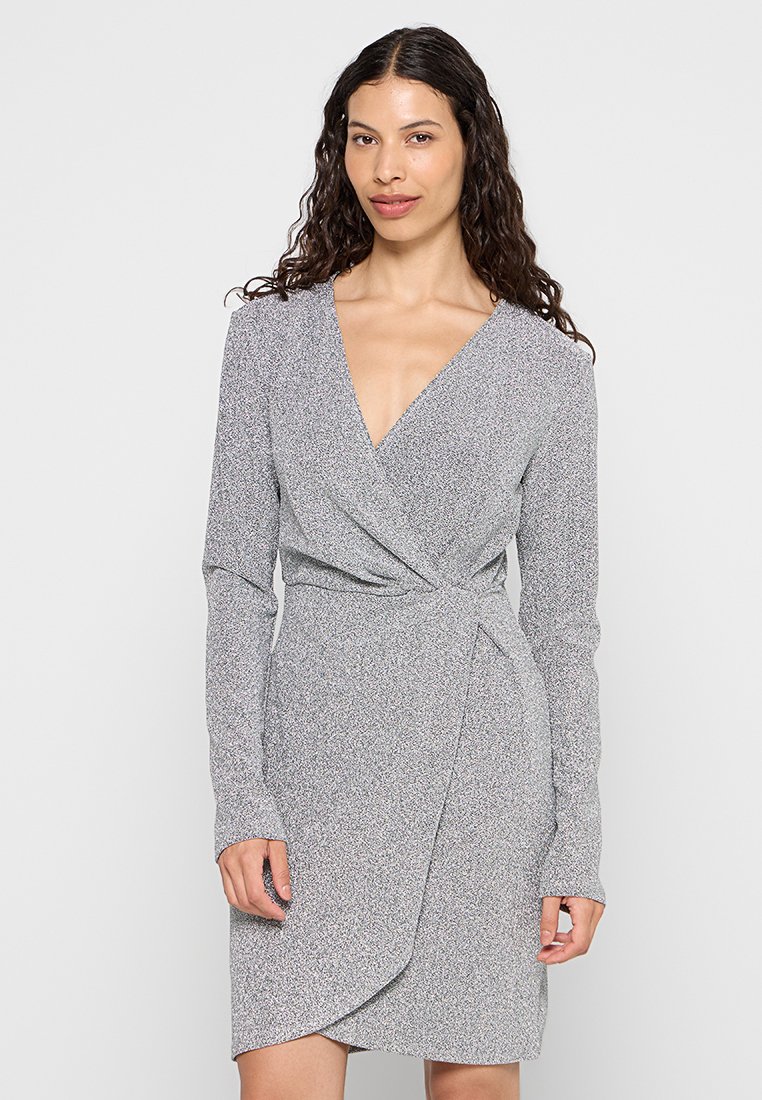 YAS Cocktailjurk zilverkleurig