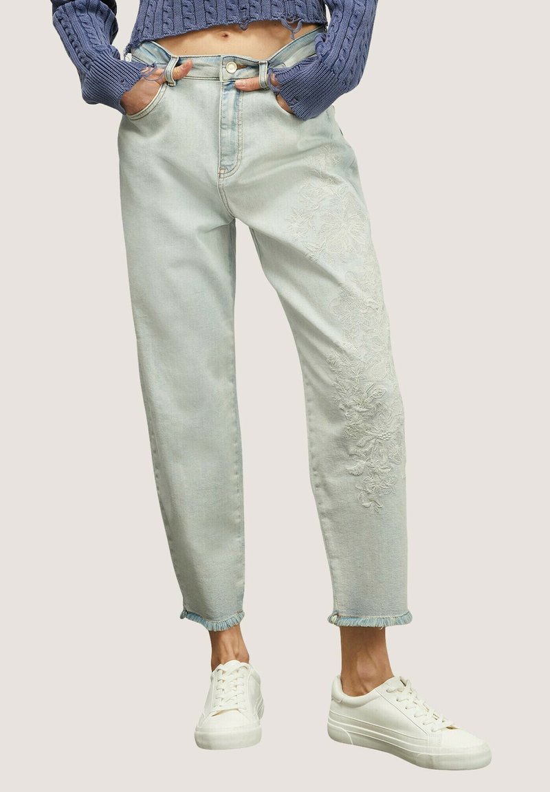 Jeans Corti Donna Con Ricamo E Strappi – Denim Elasticizzato A Vita Alta, Taglie Forti