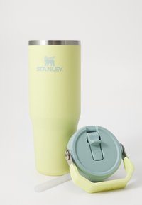Stanley THE ICEFLOW™ FLIP STRAW 2.0 TUMBLER 0.89L / 30OZ UNISEX - Vattenflaska - pomelo