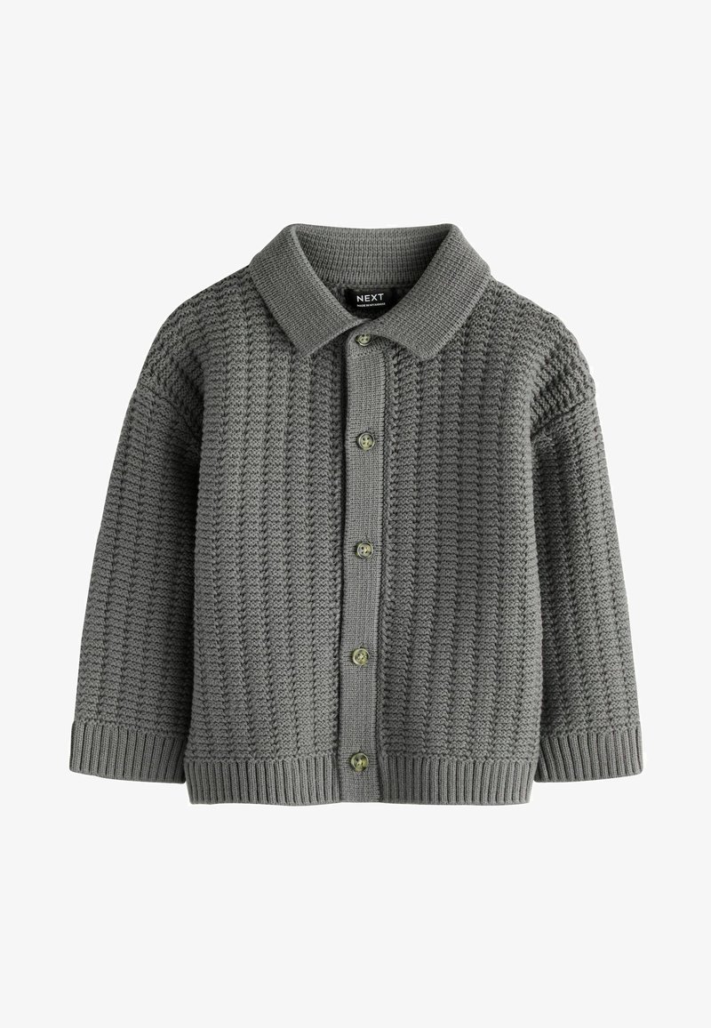 Cardigan gris en tricot avec un col, une fermeture à boutons sur le devant, des poignets et un ourlet côtelés. Tissu texturé avec un motif tissé sur l'ensemble.