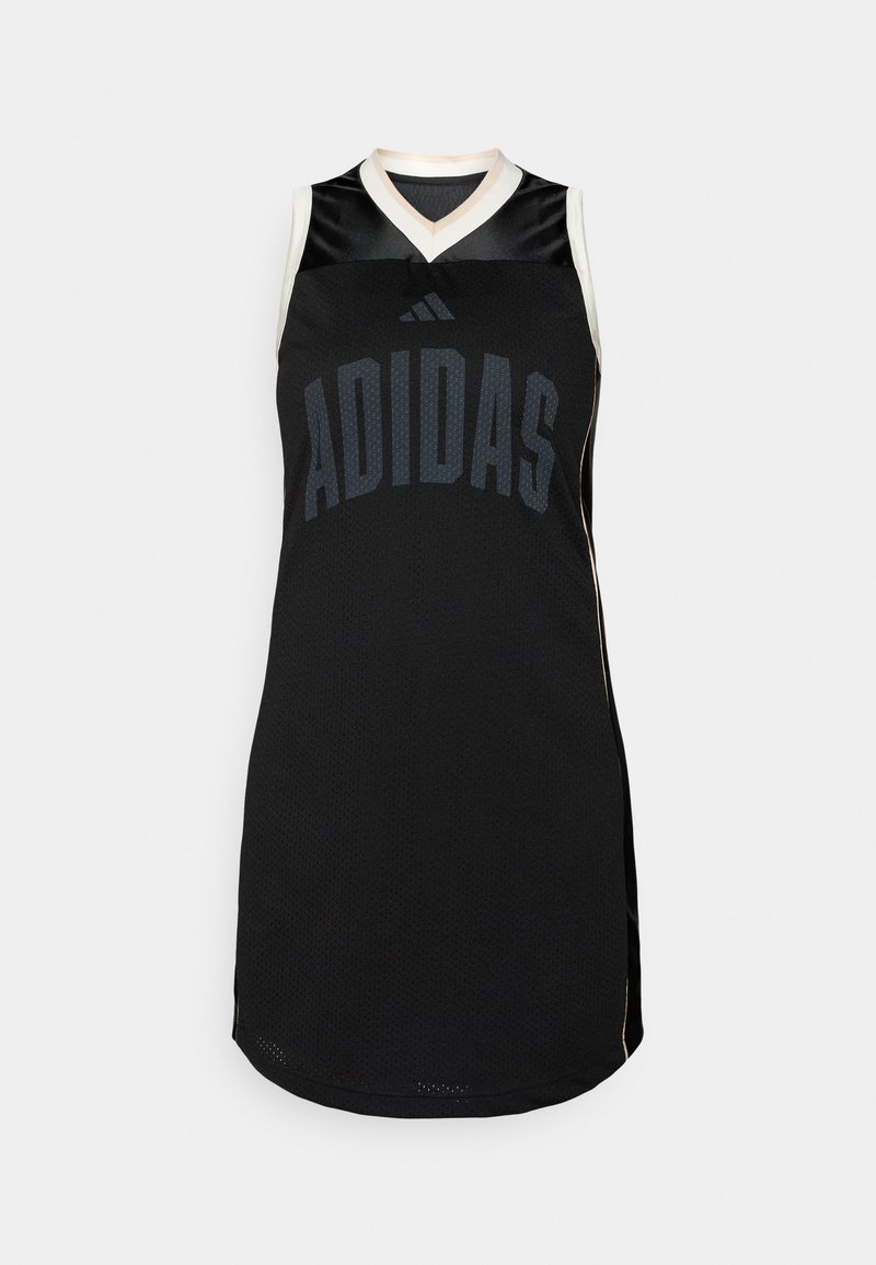 Maillot de basketball noir en tissu mesh, présentant un col en V et un grand lettrage "ADIDAS" en gris foncé sur le devant.