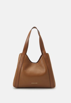 Sac à épaule en cuir marron avec deux anses et une surface subtilement texturée, avec un petit logo doré "Michael Kors" sur le devant.