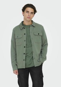 ONSNEWKODYL OVERSHIRT - Veste légère - castor gray