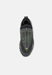 Lacoste AUDYSSOR TRAIL 224 - Αθλητικά παπούτσια - dark grey/black