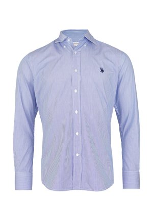 Camicia da uomo azzurro chiaro con sottili righe verticali, colletto button-down, maniche lunghe e piccolo logo ricamato sul petto sinistro.