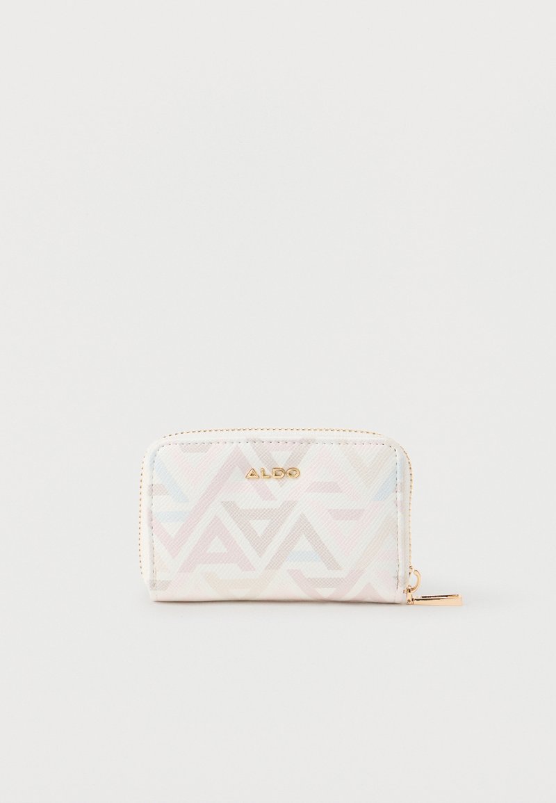 Petit portefeuille blanc à fermeture éclair avec des motifs géométriques subtils et un logo ALDO doré sur le devant, posé sur un fond uni clair.