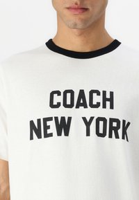 COACH LOCATION  - T-shirts med print - white