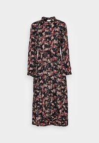 Długa czarna sukienka w kwiatowy wzór w odcieniach czerwieni i beżu, z kołnierzykiem i długimi rękawami, dopasowana w talii.