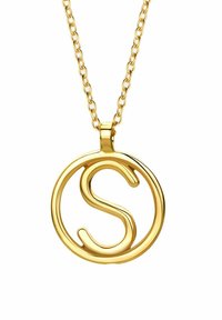 Zlatý prívesok na náhrdelníku s otvoreným kruhovým dizajnom a stylizovaným stredom v tvare „S“, zavesený na prepojenej retiazke.