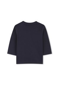 En mørk marineblå langermet barne skjorte, enkel design, vist fra baksiden på en hvit bakgrunn.