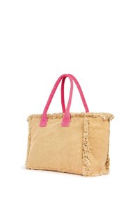Sac fourre-tout en tissu beige avec un bord frangé, doté de poignées roses vif. Le sac a une forme rectangulaire et une surface texturée.