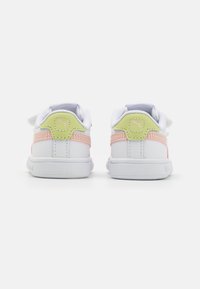 Puma SMASH 3.0 UNISEX - Baskets basses - white/island pink/pistachio green
