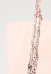 Vanessa Bruno CABAS - Shopping bags - corail/beige