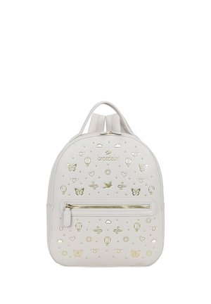 Zaino bianco con dettagli dorati a forma di farfalla, cuore, nuvola, sole, mongolfiera e uccello, tasca frontale con cerniera e doppi spallacci.