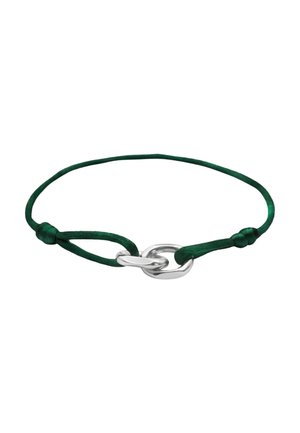 Pulsera de cordón verde con dos eslabones metálicos plateados brillantes unidos en forma de cadena como cierre.