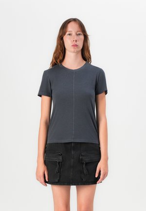 Basic T-shirt - india ink