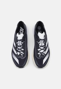 adidas Performance ADIZERO ADIOS 8 - Sapatos para corrida em estrada - carbon/footwear white/core black