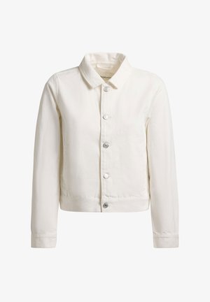 Witte blouse met lange mouwen en een klassieke kraag, voorzien van vijf zichtbare knopen aan de voorkant.