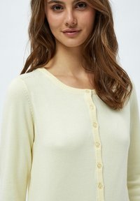 Minus MINEW LAURA CARDIGAN - Cardigan - lemon sorbet