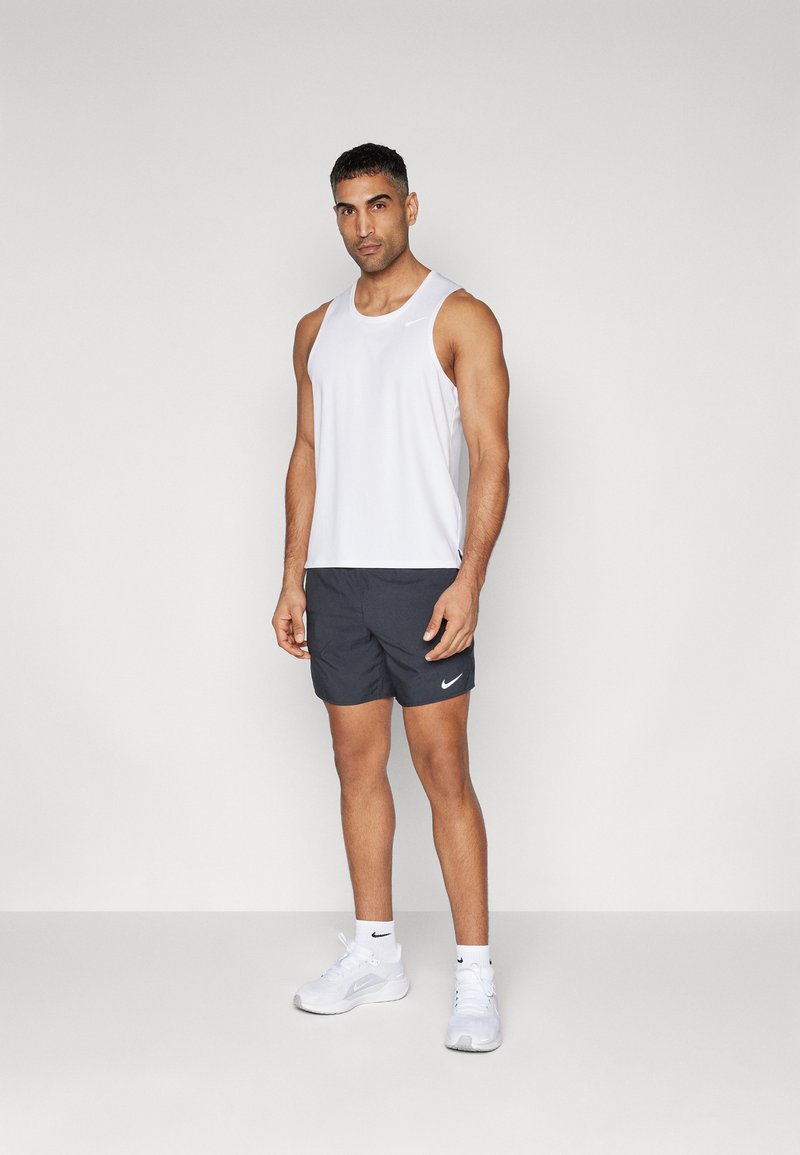 Nike Performance M NK DF STRIDE 7IN BF Sports shorts black