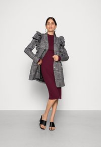 Modström KROWN NECK DRESS - Vestido direito - currant