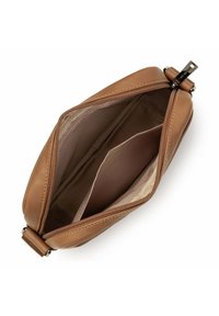 Borsa di pelle marrone con chiusura a zip, con un esterno liscio, un interno ben organizzato e una fodera beige con una tasca aperta.