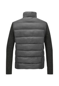 Padded Jacke mit einem grauen Nylonkörper und strukturierten, dunkelgrauen Wollärmeln. Verfügt über einen hohen Kragen und ein gesteppter Design auf dem Körper.