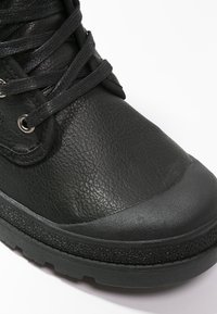 YOURTURN Botines con cordones - black