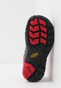 Keen SEACAMP II CNX - Trekkingsandale - racing red/gargoyle